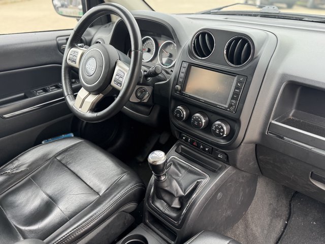 Jeep Compass Limited 4x4~Navi~KLIMAAUT.~ALUS~WINTR.~SHZ~6 gang~STANDHEIZUNG~TEMPO~ Das Fahrzeug wird bevorzugt an Wiederverkäufer / Auslandverkauf / Bastler / Export.! - bilder 14