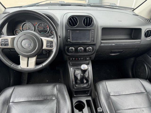 Jeep Compass Limited 4x4~Navi~KLIMAAUT.~ALUS~WINTR.~SHZ~6 gang~STANDHEIZUNG~TEMPO~ Das Fahrzeug wird bevorzugt an Wiederverkäufer / Auslandverkauf / Bastler / Export.! - bilder 10