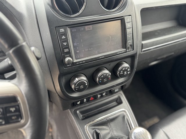 Jeep Compass Limited 4x4~Navi~KLIMAAUT.~ALUS~WINTR.~SHZ~6 gang~STANDHEIZUNG~TEMPO~ Das Fahrzeug wird bevorzugt an Wiederverkäufer / Auslandverkauf / Bastler / Export.! - bilder 20