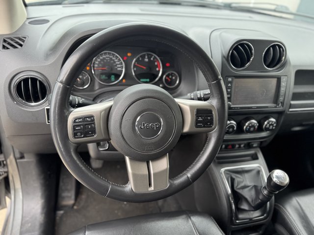 Jeep Compass Limited 4x4~Navi~KLIMAAUT.~ALUS~WINTR.~SHZ~6 gang~STANDHEIZUNG~TEMPO~ Das Fahrzeug wird bevorzugt an Wiederverkäufer / Auslandverkauf / Bastler / Export.! - bilder 26