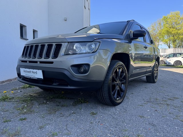 Jeep Compass Limited 4x4~Navi~KLIMAAUT.~ALUS~WINTR.~SHZ~6 gang~TÜV bis 08/26~STANDHEIZUNG~TEMPO~ Das Fahrzeug wird bevorzugt an Wiederverkäufer / Auslandverkauf / Bastler / Export.! - bilder 1
