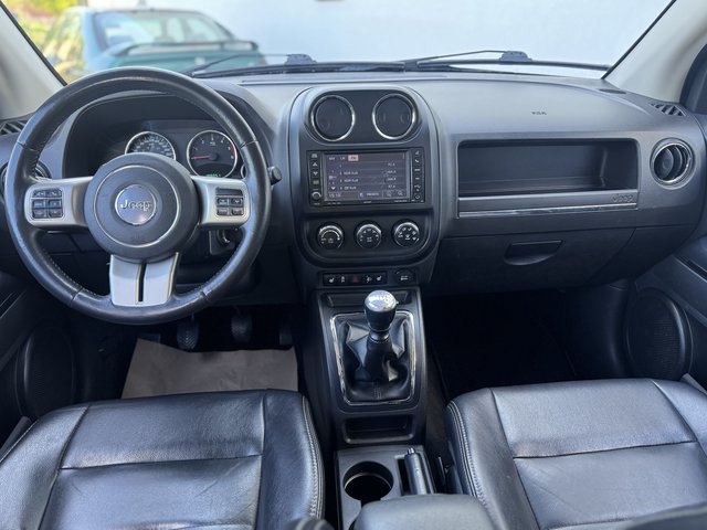 Jeep Compass Limited 4x4~Navi~KLIMAAUT.~ALUS~WINTR.~SHZ~6 gang~TÜV bis 08/26~STANDHEIZUNG~TEMPO~ Das Fahrzeug wird bevorzugt an Wiederverkäufer / Auslandverkauf / Bastler / Export.! - bilder 10