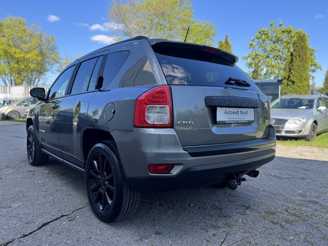 Jeep Compass Limited 4x4~Navi~KLIMAAUT.~ALUS~WINTR.~SHZ~6 gang~TÜV bis 08/26~STANDHEIZUNG~TEMPO~ Das Fahrzeug wird bevorzugt an Wiederverkäufer / Auslandverkauf / Bastler / Export.! - bilder 4