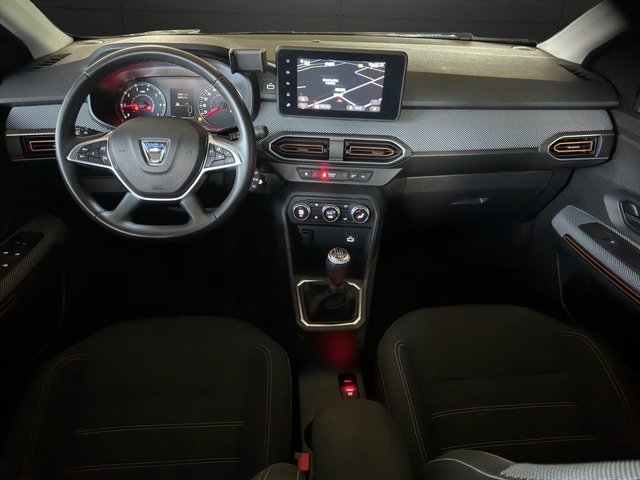 Dacia Sandero III TCE KA~Stepway Expression+~LED~KLIMAAUTOMATIK~TEMPOMATIK~TOUCHSCREEN~ALLWTTERREIFEN / TOTELWINKELASISTEN / R-KAMERA / AHK / KEYLES GO ALLWETTERREIFEN / / / / GO - bilder 9