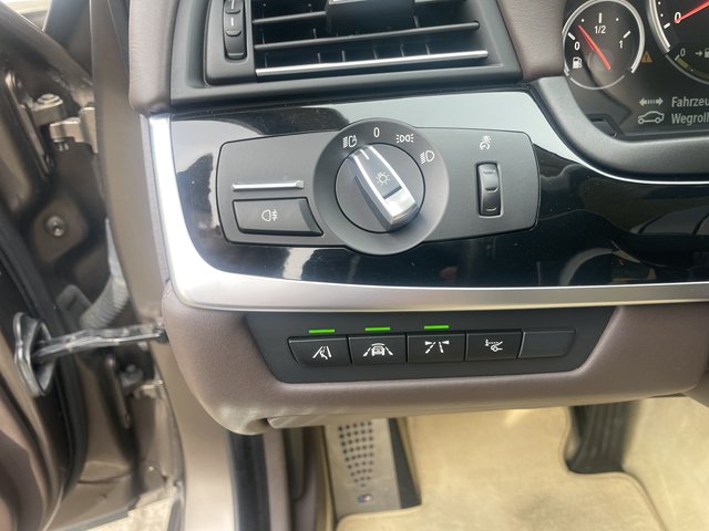 BMW M5 Competition~HUD~LEDER~STH u. STB~KEYLES GO~360 CAM~LUFTFAHRWERK~ VOLLAUSSTATUNG~KEMARIK~NAVI~STh.+ STH-BELÜFTUNG~absolut 1 A Zustand - bilder 16