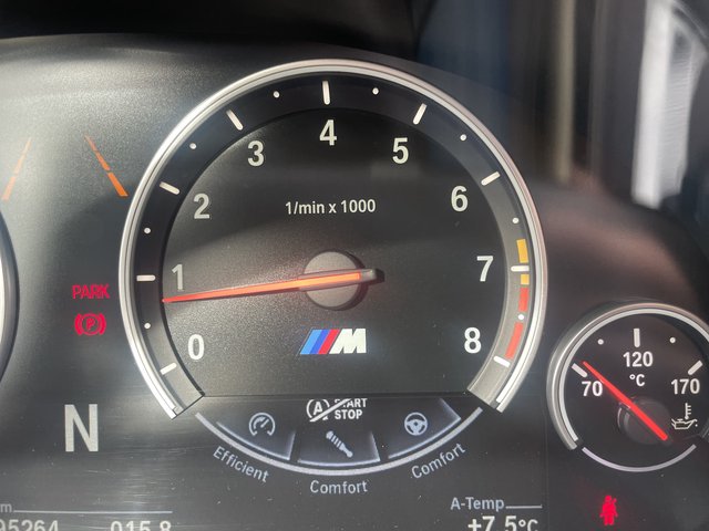 BMW M5 Competition~HUD~LEDER~STH u. STB~KEYLES GO~360 CAM~LUFTFAHRWERK~ VOLLAUSSTATUNG~KEMARIK~NAVI~STh.+ STH-BELÜFTUNG~absolut 1 A Zustand - bilder 28