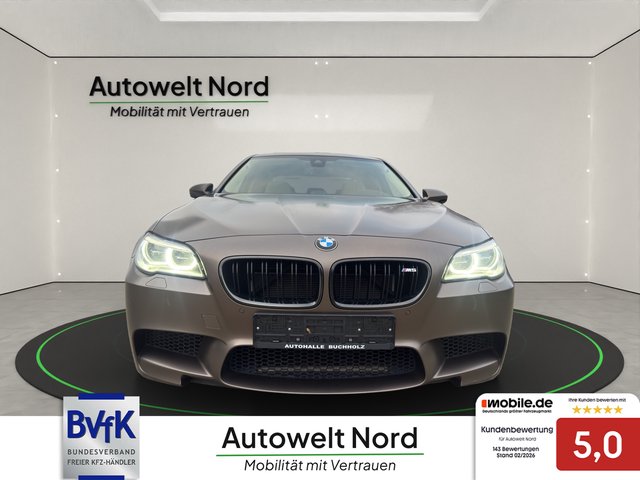 BMW M5 Competition~LED~HUD~MASSAGE-SITZE~ALCANTARA DACHHIMMEL~LEDER~SSD~SZH/SZB~orig.M5 ALU~KEYLES GO~ VOLLAUSSTATUNG~KEMARIK~NAVI~STh.+ STH-BELÜFTUNG~absolut 1 A Zustand - foto 2