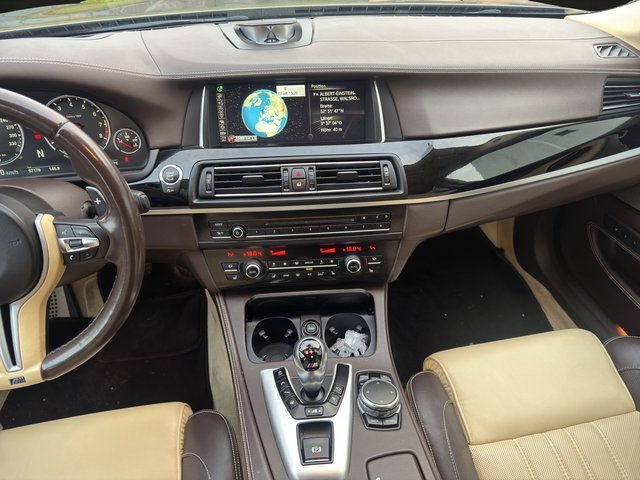 BMW M5 Competition~LED~HUD~MASSAGE-SITZE~ALCANTARA DACHHIMMEL~LEDER~SSD~SZH/SZB~orig.M5 ALU~KEYLES GO~ VOLLAUSSTATUNG~KEMARIK~NAVI~STh.+ STH-BELÜFTUNG~absolut 1 A Zustand - foto 10