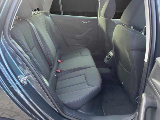 Skoda Scala Ambition~LED vorne+ LED hinte~R-KAMERA~ACC+TEMPO~6 gang~orignal ALU~CAR PLAY~ALLWETTERREIFEN~SHT~KLIMAAUTOMATIK~ALU~ UNFALLFREI / LACKIERUNGSFREI / org. ALUS / NICHT RAUHCER - bilder 15