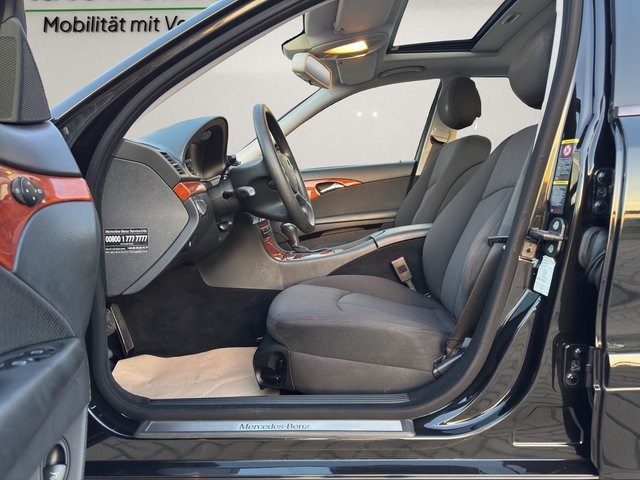 Mercedes-Benz E 200 Kompressor~Automatik~Klimaautomatik~SSD~PDC~ESP~ABS~XENON~STH~EURO 4~TÜV NEU~INSPETION NEU Scheckheft gepflegt~Automatik~STH~PDC - foto 12