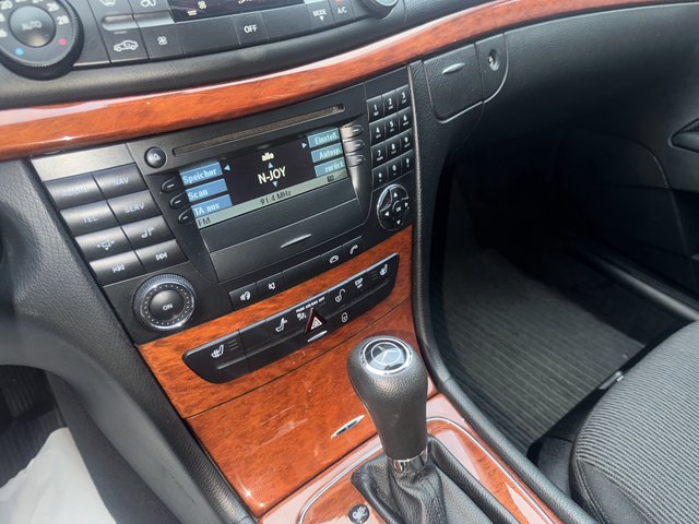 Mercedes-Benz E 200 Kompressor~Automatik~Klimaautomatik~SSD~PDC~ESP~ABS~XENON~STH~EURO 4~TÜV NEU~INSPETION NEU Scheckheft gepflegt~Automatik~STH~PDC - foto 21