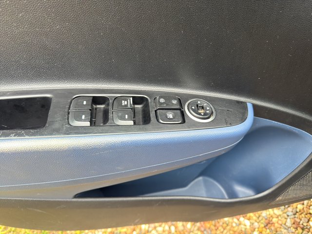 Hyundai i10 FIFA World Cup Edition~H-LENDKRAD-KLIMa~ALU~SHT~PDC~el.FH~TÜV NEU~INSPEKTION NEU - foto 20