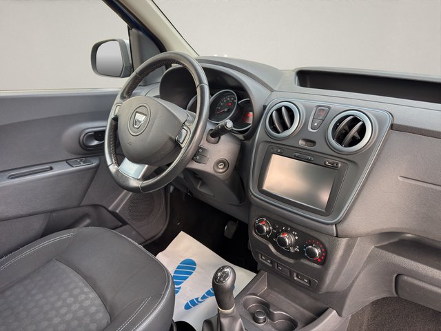 Dacia Dokker Stepway Celebration+SHZ~NAVIGATION~TEMPOM~R.KAMERA~2xSCHEIBETÜR~PDC~TÜV 05.2028 sehr sauber und gut gepflegtes Famielen Fahrzeug - bilder 14