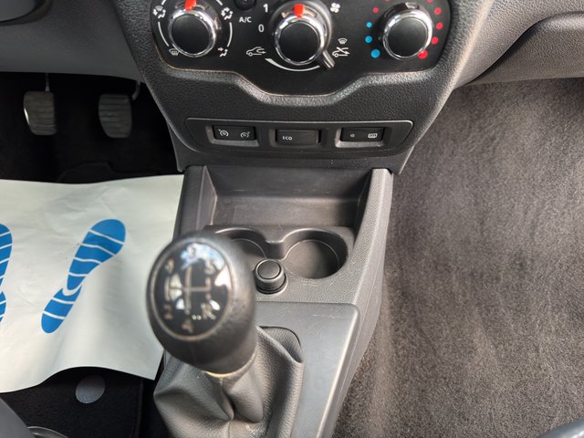 Dacia Dokker Stepway Celebration+SHZ~NAVIGATION~TEMPOM~R.KAMERA~2xSCHEIBETÜR~PDC~TÜV 05.2028 sehr sauber und gut gepflegtes Famielen Fahrzeug - bilder 20