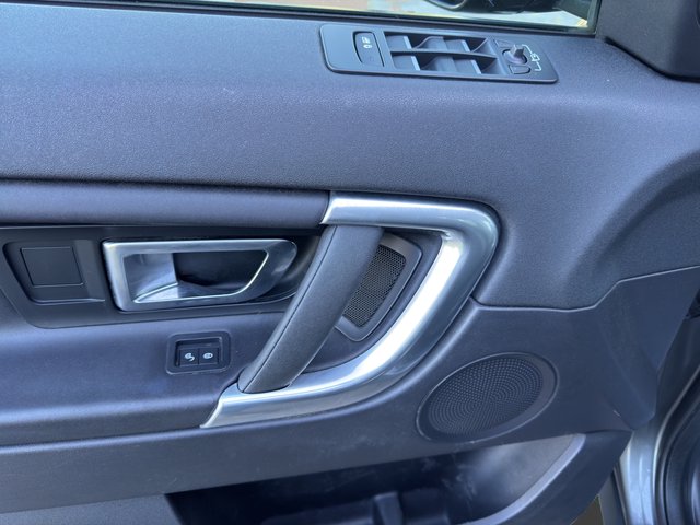 Land Rover Discovery Sport S~2,0D~AWD~AUTOMATIK~KLIMAAUT.~XENON~ALU~LEDER~PDC~R-CAM~SHZ~SPURASIST~AHK~ 2,0 Diesel / Scheckheft/Automatik/4x4/Klimaauto./AHK/Leder/R-Cam/SHZ - bilder 20