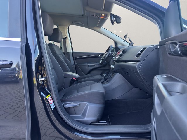 SEAT Alhambra Style~DSG~7 SITZER~PANO~F1 SCHALTUNG~TEMPO~SELBSTPARKEN~KLIMAAUTOM.~SHT~AUTOMATIK~XENON~KURVENLICHT~PDC~NAVI~R-KAMERA~AHK~TÜV NEU~INSP.NEU el. Seitentür öff-schließen - Sportliche Sitze - foto 13