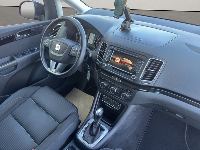 SEAT Alhambra Style~DSG~7 SITZER~PANO~F1 SCHALTUNG~TEMPO~SELBSTPARKEN~KLIMAAUTOM.~SHT~AUTOMATIK~XENON~KURVENLICHT~PDC~NAVI~R-KAMERA~AHK~TÜV NEU~INSP.NEU el. Seitentür öff-schließen - Sportliche Sitze - foto 14