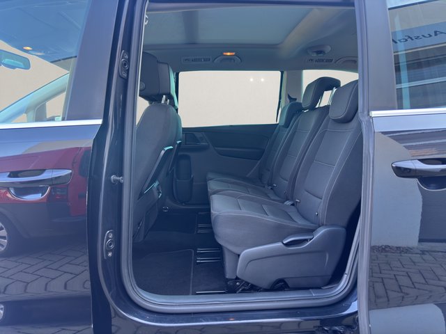 SEAT Alhambra Style~DSG~7 SITZER~PANO~F1 SCHALTUNG~TEMPO~SELBSTPARKEN~KLIMAAUTOM.~SHT~AUTOMATIK~XENON~KURVENLICHT~PDC~NAVI~R-KAMERA~AHK~TÜV NEU~INSP.NEU el. Seitentür öff-schließen - Sportliche Sitze - foto 16