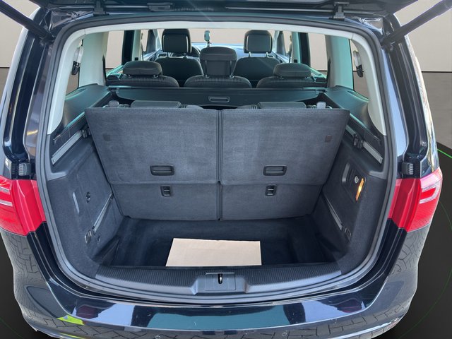 SEAT Alhambra Style~DSG~7 SITZER~PANO~F1 SCHALTUNG~TEMPO~SELBSTPARKEN~KLIMAAUTOM.~SHT~AUTOMATIK~XENON~KURVENLICHT~PDC~NAVI~R-KAMERA~AHK~TÜV NEU~INSP.NEU el. Seitentür öff-schließen - Sportliche Sitze - foto 17