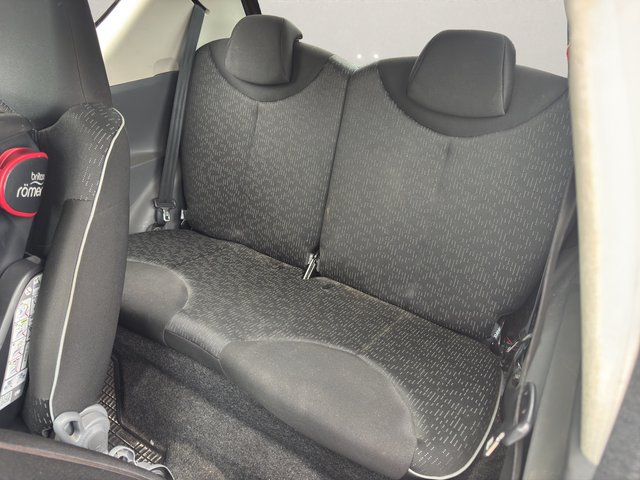 Peugeot 107 Petit Filou~5 gang~TÜV und AU bis 31.06.2026~Servo ~ Alu ~ AHK ~ Radio CD Palyer - foto 12