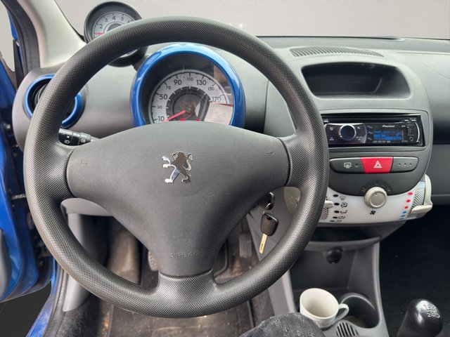 Peugeot 107 Petit Filou~5 gang~TÜV und AU bis 31.06.2026~Servo ~ Alu ~ AHK ~ Radio CD Palyer - foto 14