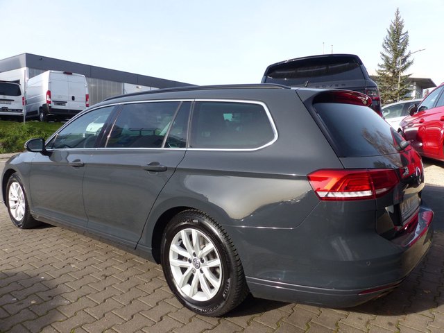 Volkswagen Passat Variant Automatik*R-Line Sport-Paket* - bilder 6