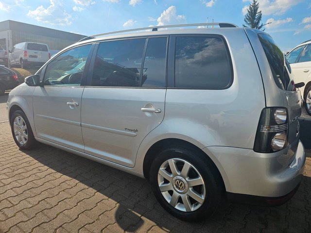 Volkswagen Touran Freestyle Automatik*7-SITZER*NAVI*XENON* - photo 9