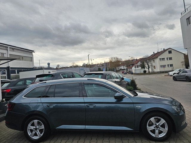 Skoda Superb Combi L&K*LEDER*XENON*PDC*SHZ*AHK*NAVI* - photo 8