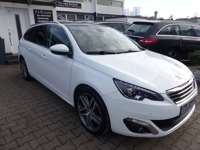 Peugeot 308 SW Allure*PANO*SHZ*PDC*XENON*AHK*NAVI* - photo 3