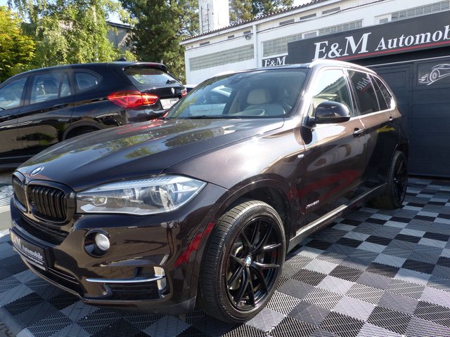 BMW X5 xDrive50i*LEDER BEIGE*RÜCKFAHRKAMERA*AHK* - bilder 1
