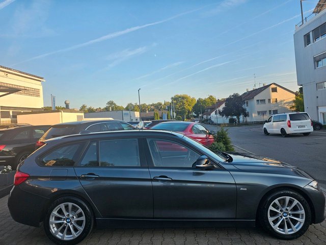 BMW 320 d Sport Line*PANO*AHK*SPORTSITZE*PDC*SHZ* - foto 9