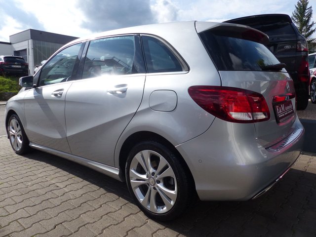 Mercedes-Benz B 180 CDIAutomatik*URBAN*NAVI*SHZ*TEMPOMAT* - bilder 6