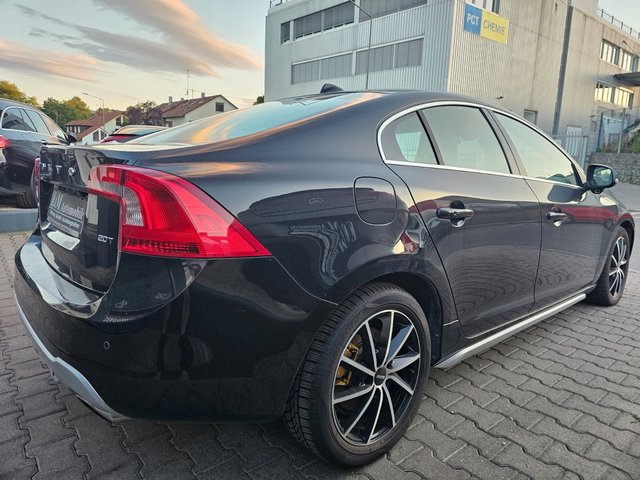 Volvo S60 Lim. Summum*NAVI*LEDER*KAMERA*ACC*PDC*SHZ*XE - bilder 7