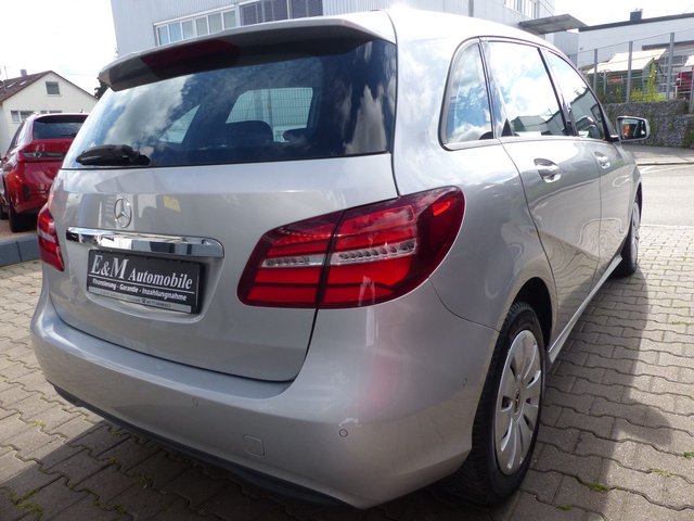 Mercedes-Benz B 180*HU/AU NEU*INSPEKTION NEU*NAVI*XENON*SHZ* - bilder 7