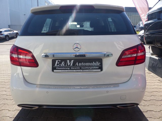 Mercedes-Benz B 250 Urban Automatik*NAVI*XENON*PDC*SHZ*LEDER* - bilder 6