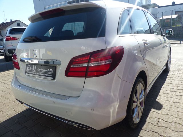 Mercedes-Benz B 250 Urban Automatik*NAVI*XENON*PDC*SHZ*LEDER* - bilder 8