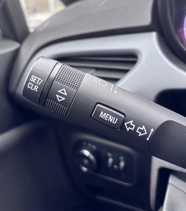 Opel Corsa E 1.2 Edition  EINPARKHILFE/TÜV/4-TÜRER - photo 6