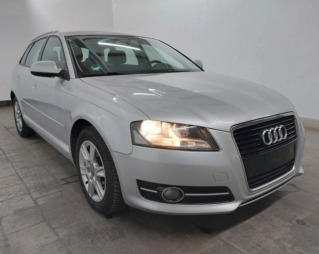 Audi A3 Sportback 1.2 TFSI Attraction  EINPARKHILFE/AHK/5-TÜRER - bilder 3