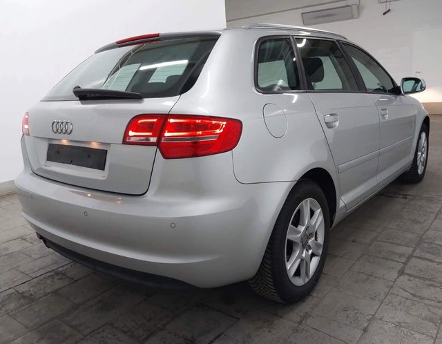 Audi A3 Sportback 1.2 TFSI Attraction  EINPARKHILFE/AHK/5-TÜRER - bilder 9