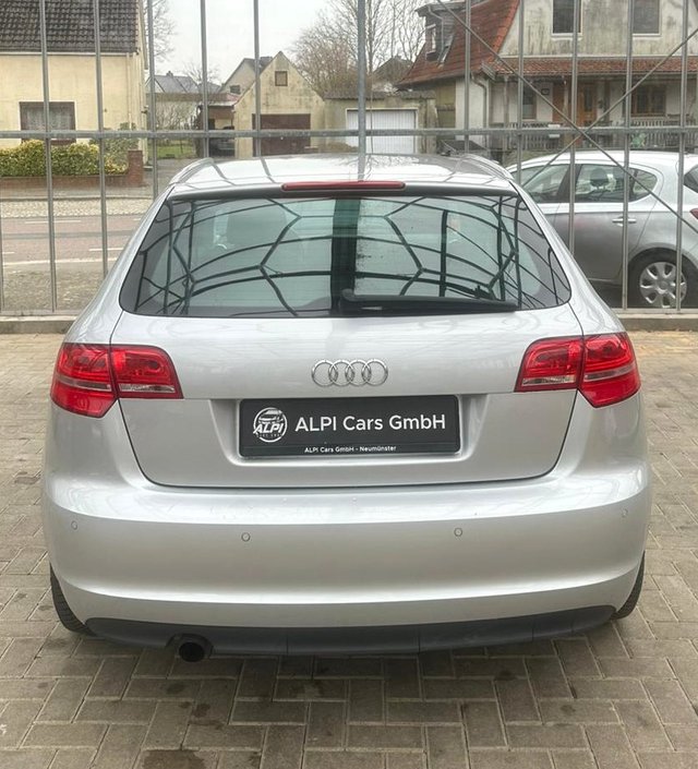 Audi A3 Sportback 1.2 TFSI Attraction  EINPARKHILFE/AHK - foto 7
