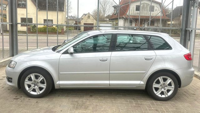 Audi A3 Sportback 1.2 TFSI Attraction  EINPARKHILFE/AHK - foto 9