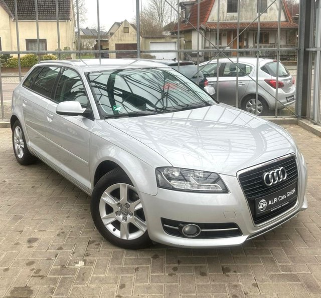 Audi A3 Sportback 1.2 TFSI Attraction  EINPARKHILFE/AHK - foto 5