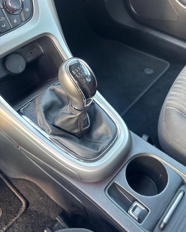 Opel Astra J 1.4 Turbo  EINPARKHILFE/SITZHEIZ./TEMPOMAT - photo 8