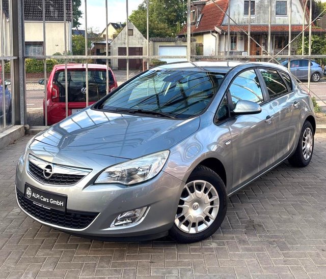 Opel Astra J 1.4 Turbo  EINPARKHILFE/SITZHEIZ./TEMPOMAT - photo 1