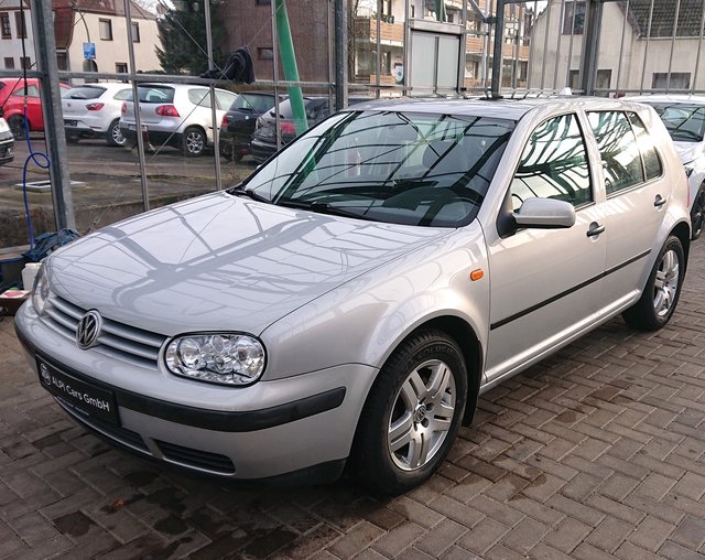 Volkswagen Golf 1.9 TDI  AUTOMATIK/SCHIEBEDACH - photo 1