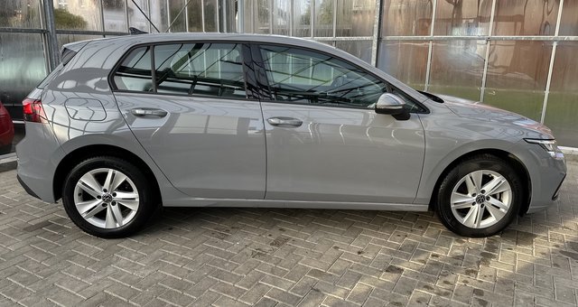 Volkswagen Golf VIII 1,5 TSI ACT Life  1.HAND/NAVI/SPURHAL. - photo 3