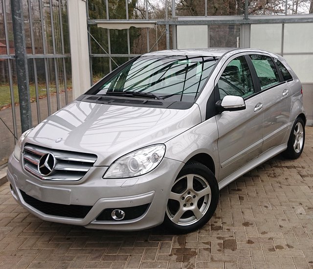 Mercedes-Benz B 180  AUTOMATIK/SITZHEIZ./EINPARKHILFE - bilder 1