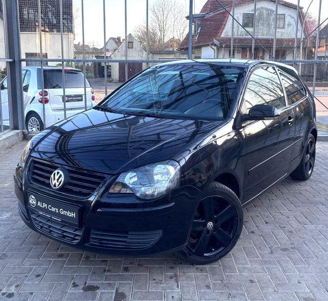 Volkswagen Polo 1.2 Black Edition  TÜV NEU/8-fach bereift - foto 1