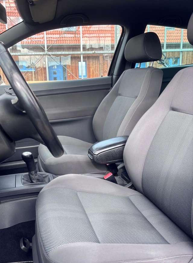 Volkswagen Polo 1.2 Black Edition  TÜV NEU/8-fach bereift - bilder 4