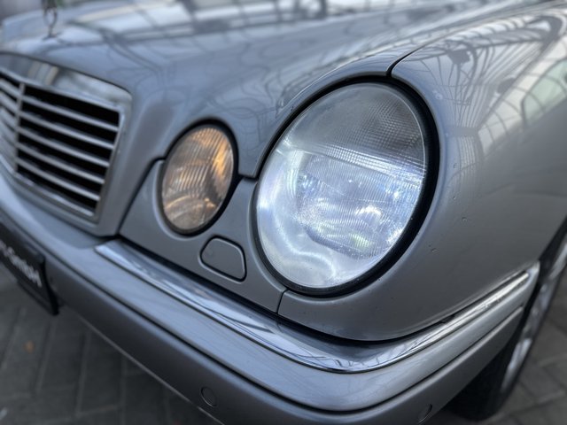 Mercedes-Benz E 320 4Matic  TÜV/EXTREM GUT AUSGESTATTET - photo 9